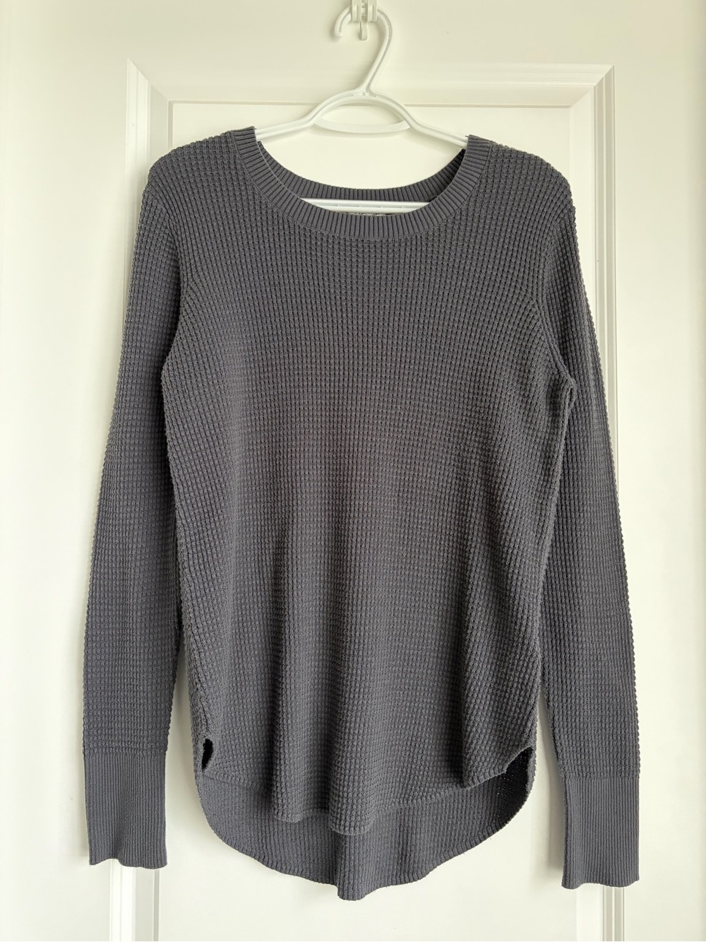 Kismet Grey Waffle Knit Long Sleeve Sweater Size Large